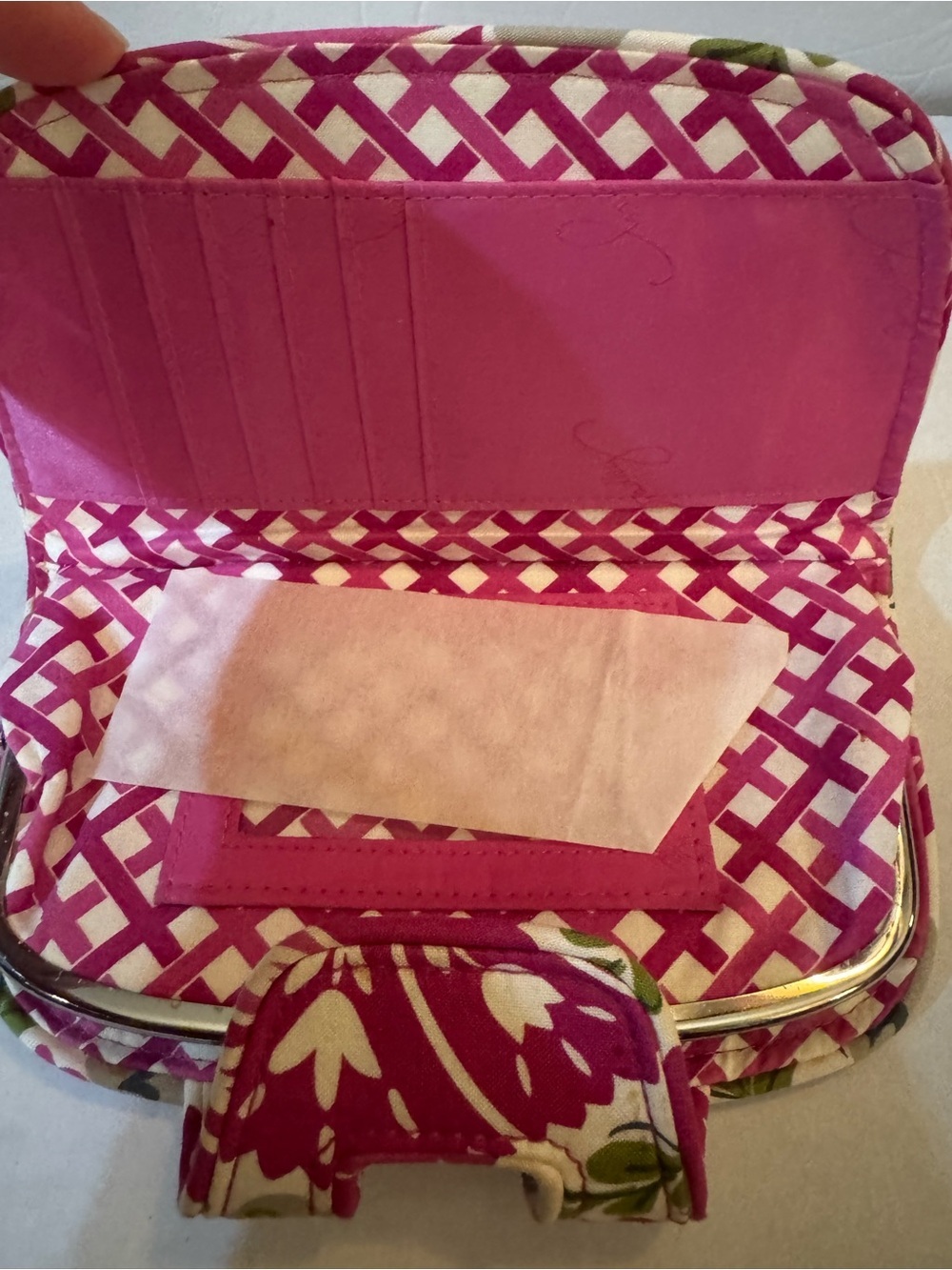 Vera Bradley Frame Wallet In The Retired Priscilla Pink Floral Pattern - Picture 4 of 7